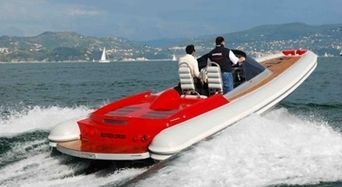 Ferrari может ездить по воде