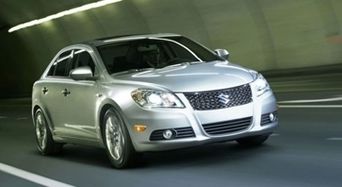 Suzuki официально представил новый седан Kizashi