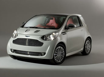 Игрушечный Aston Martin Cygnet - кто с ним будет играть?