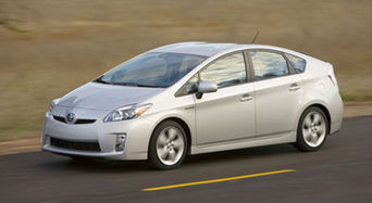Toyota Prius – лидер продаж японского рынка