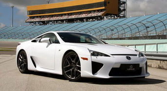 Уже продан суперкар Lexus LFA