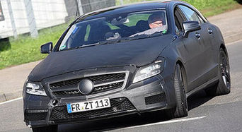 Mercedes-Benz CLS "засветился" через объективы папарацци