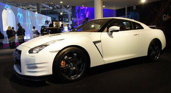 Рестайлинговый спорткар GT-R Nissan показали в Париже