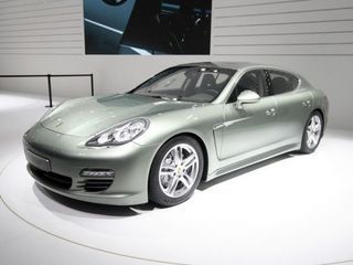 В Женеве представили гибридный Porsche Panamera
