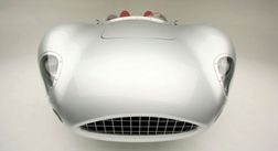 Воссоздали Aston Martin DBR2 1957 года