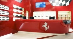 Ferrari открыла магазин одежды на Нюрбургринге