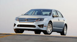 На Детройском автосалоне Ford Fusion Hybrid назван автомобилем года