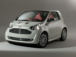 Игрушечный Aston Martin Cygnet - кто с ним будет играть?