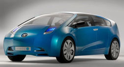 Семиместный минивэн основанный на Toyota Prius назовут Alpha