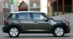 MINI трудится над семиместным Countryman