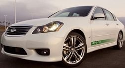 Nissan все же выпустит гибридный люкс-седан