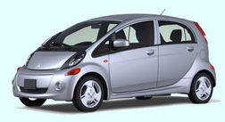 Электрическому хэтчбеку Mitsubishi +i-MiEV слегка изменили лицо