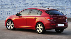 Компания Chevrolet распространила фото нового Cruze
