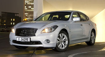 Гибридный седан от Infiniti