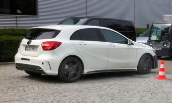 Mercedes A45 AMG почти без камуфляжа