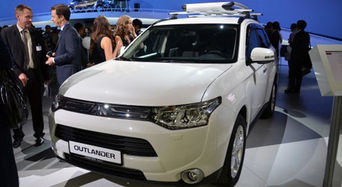 Mitsubishi Outlander представили в Москве