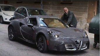 Alfa Romeo 4C заметили на тестах