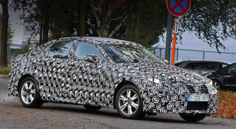 Lexus IS нового поколения проходит испытания