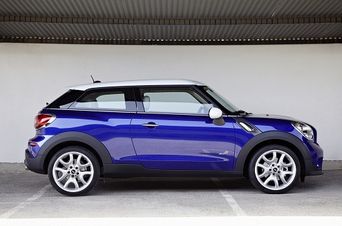 Яркий MINI Paceman ворвался в Украину