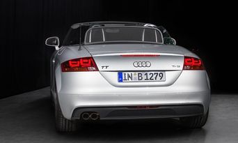 В Audi проводят испытания 3D-оптики на органических светодиодах
