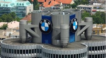 Акции Tesla упали на 9,1% из-за одного сгоревшего электрокара