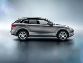 На украинском рынке «платиновый» Porsche Cayenne