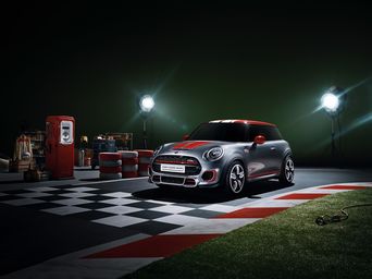 Концерн BMW представил MINI John Cooper Works