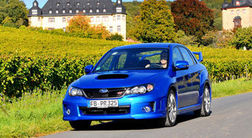 Subaru обновляет популярные спорткары WRX STI