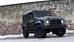 А вот и утилитарная версия Land Rover Defender
