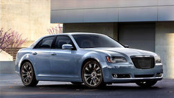 Американцы представили спортседан Chrysler 300S