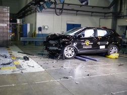 Nissan Qashqai 2014 года, результаты теста на безопасность