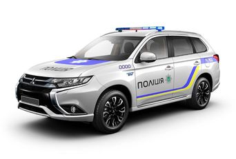 В нацполиции решили заменить ВАЗы и УАЗы новыми гибридными Mitsubishi Outlander