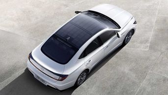 Обновлены Hyundai Sonata оборудуют солнечными батареями на крыше