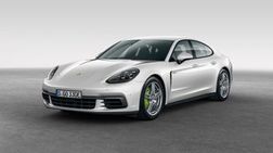 Новая версия модели Porsche Panamera расходует всего 2,5 л на 100 км